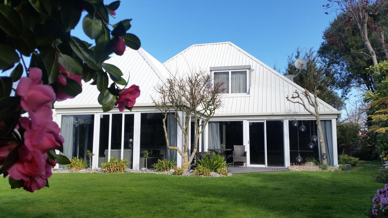 Berni'S Boutique Bnb Christchurch Exterior foto